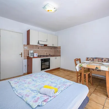 Amazing Apartment In Rovinj With Wifi Exterior photo